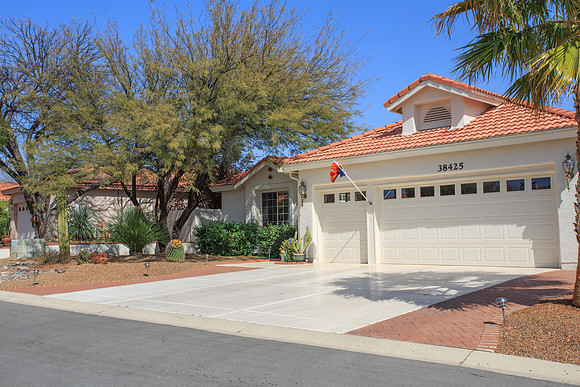 38425 S Apache Peak