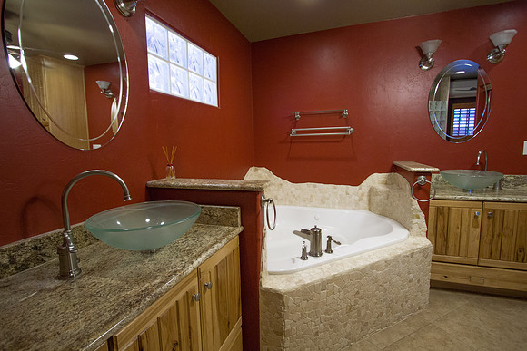 Martha Briggs' listing 901 W Las Lomitas