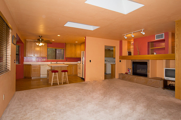 Martha Briggs' listing 901 W Las Lomitas