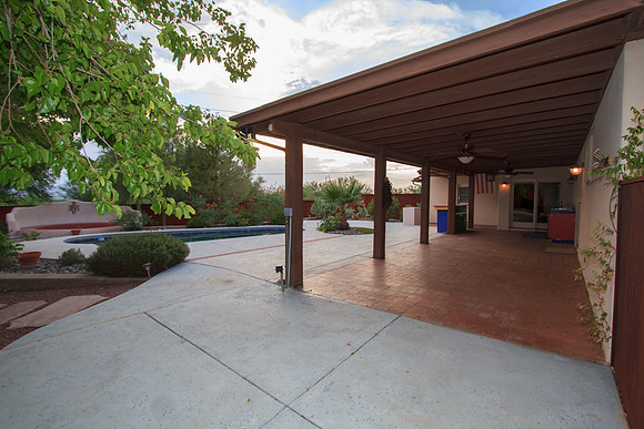 Martha Briggs' listing 901 W Las Lomitas