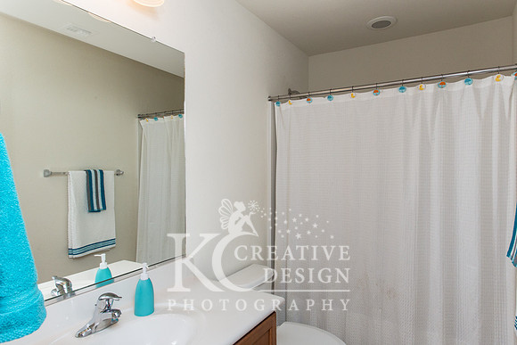 upstairs guest bathroom