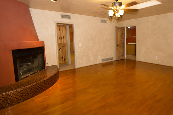 Martha Briggs' listing 901 W Las Lomitas