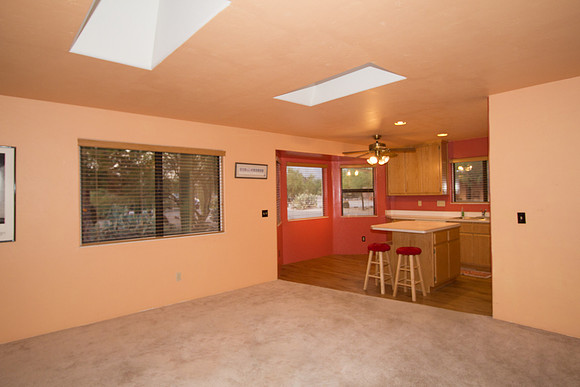 Martha Briggs' listing 901 W Las Lomitas