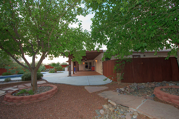 Martha Briggs' listing 901 W Las Lomitas