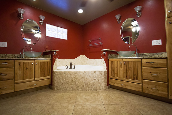 Martha Briggs' listing 901 W Las Lomitas