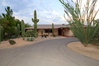 Martha Briggs' listing 901 W Las Lomitas