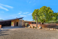 7111 N Edgewood Place