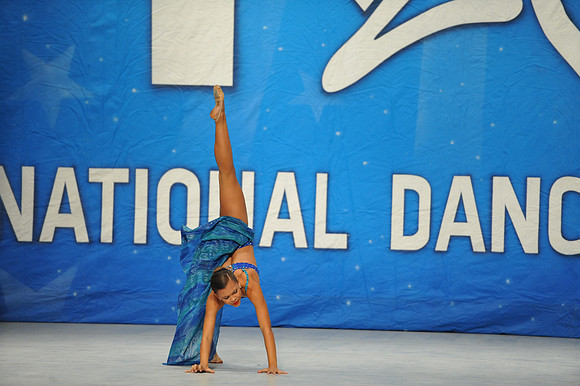 2014 1st Overall Kids Artistic Revue (Photo by Kar Media Center)