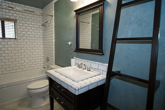 Martha Briggs' listing 901 W Las Lomitas