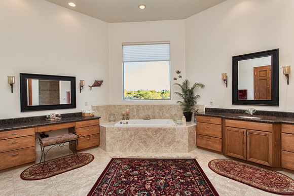 2nd bedroom Bath